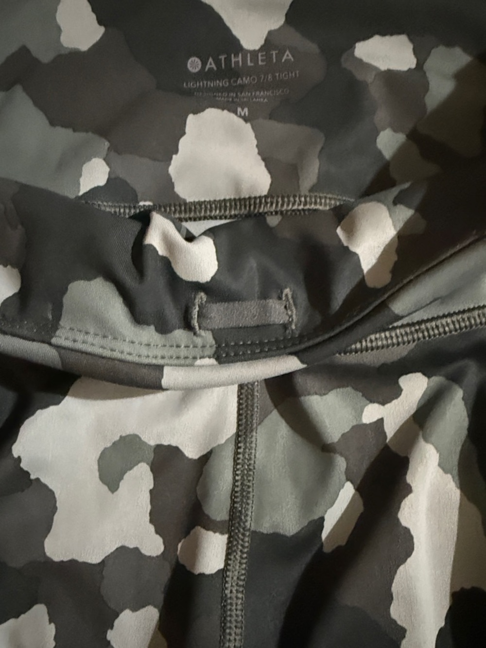 Athleta Lightning Camo 7/8 tight Camouflage Women's Leggings size M - Picture 10 of 15